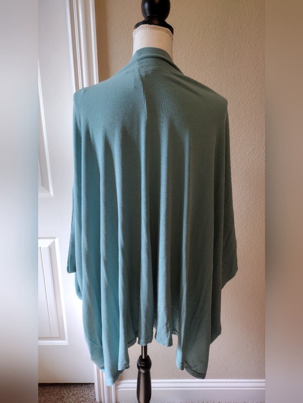 DAVI & DANI Ribbed Cardigan - Picture 4 of 10